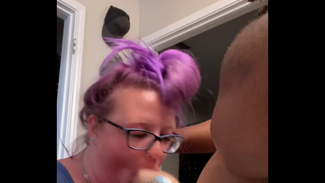 DREADHEAD BBC BULL AND HOTWIFE QUICKIE BATHROOM BLOWJOB