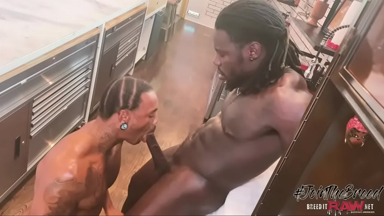 LOOK HOW HOT IS WHEN 2 BLACK MAN HAVE SEX