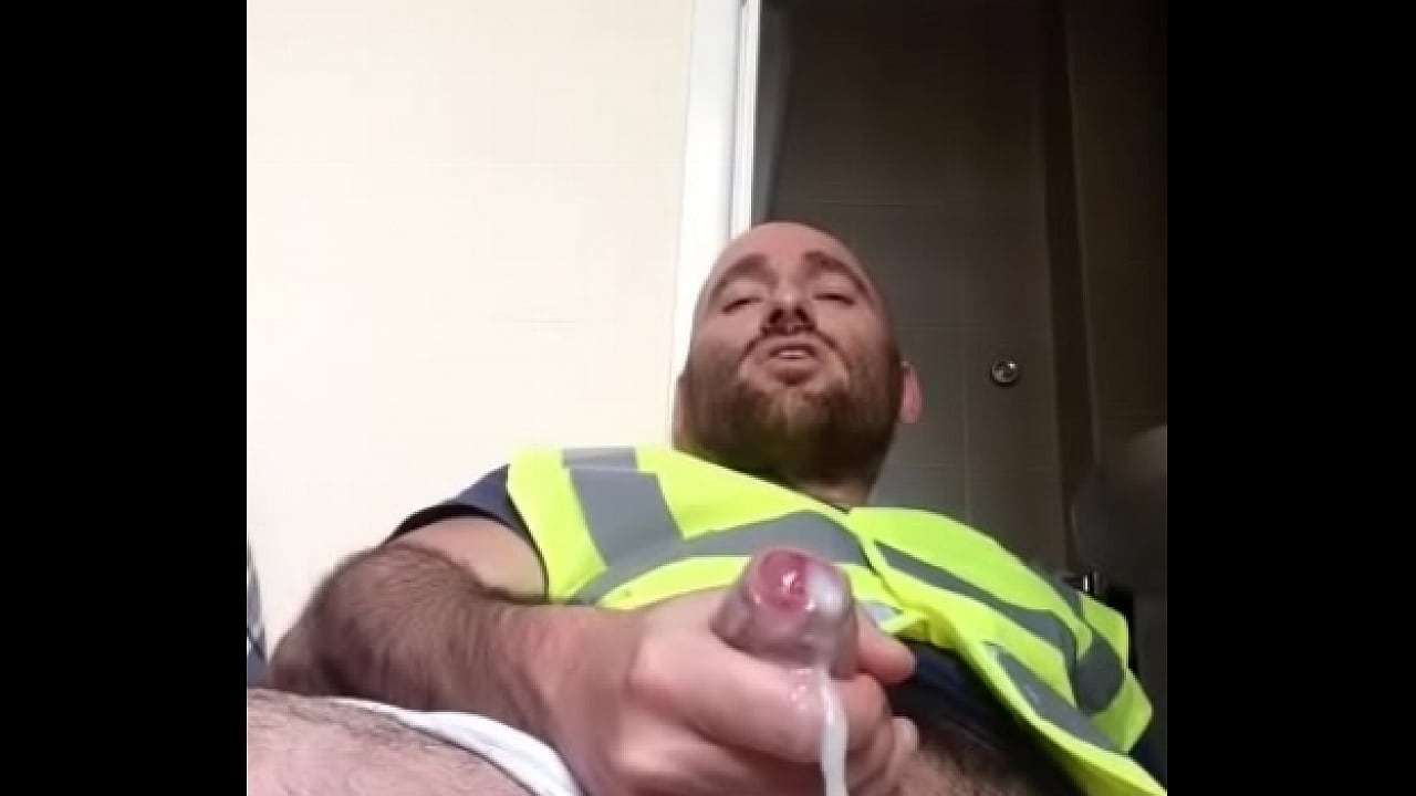 CAUGHT THE JANITOR CUMMING