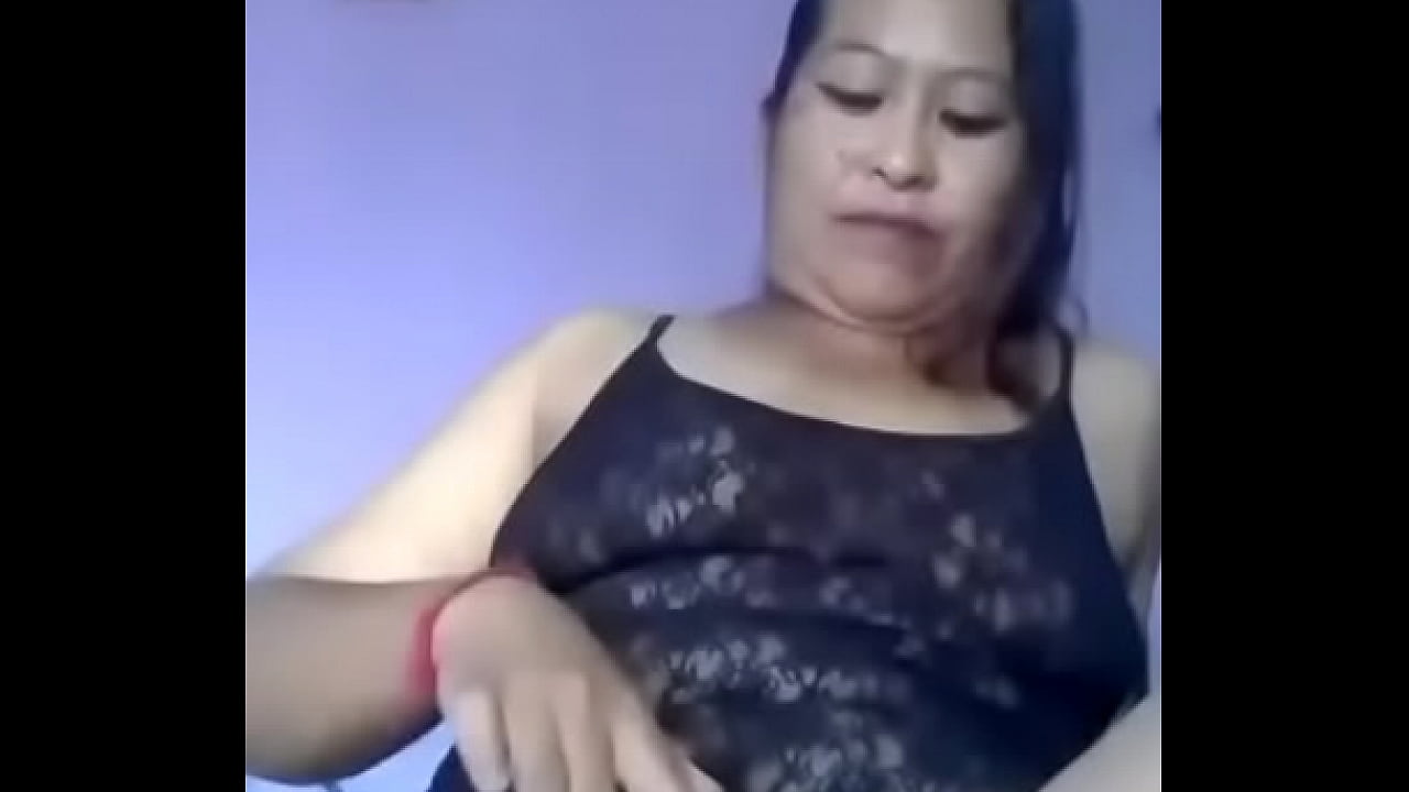 Encuentro video en el celular de mi tía