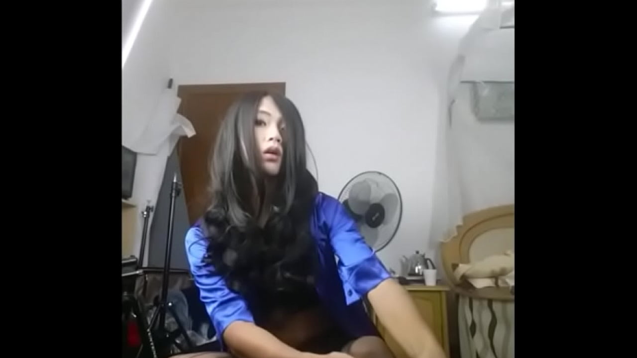 Asian tranny blasting cum - TScamdolls.com