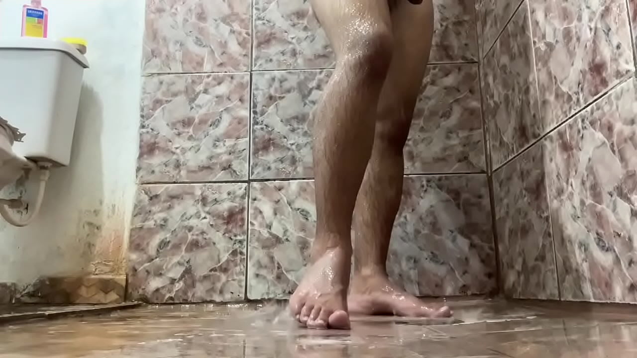 Gostoso com seu pé lindo