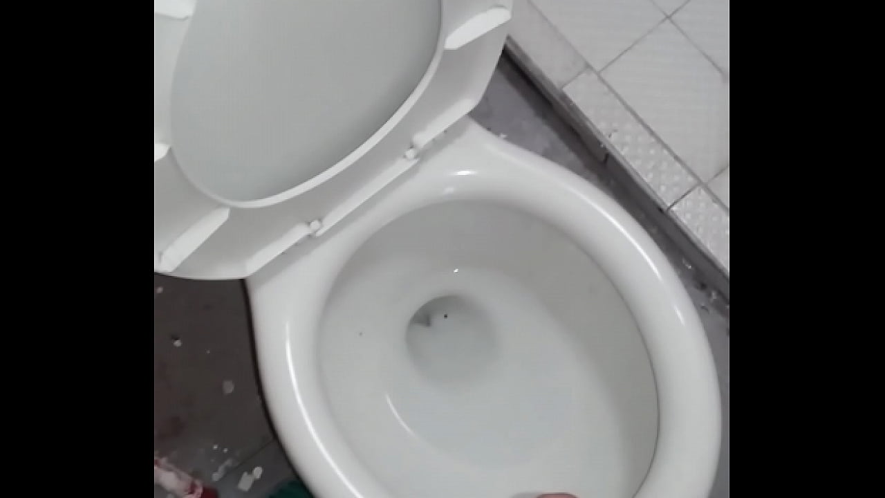 masturbandome en el baño