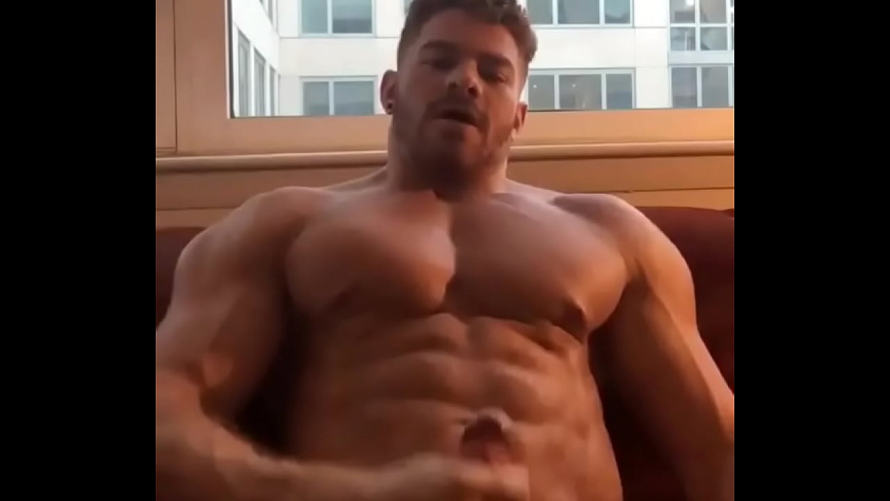 Muscle guy cumming a little