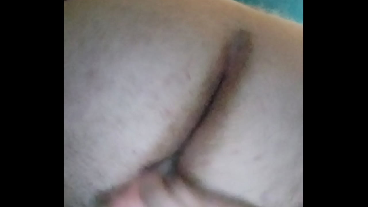 Hairy chubby guy gapes ass