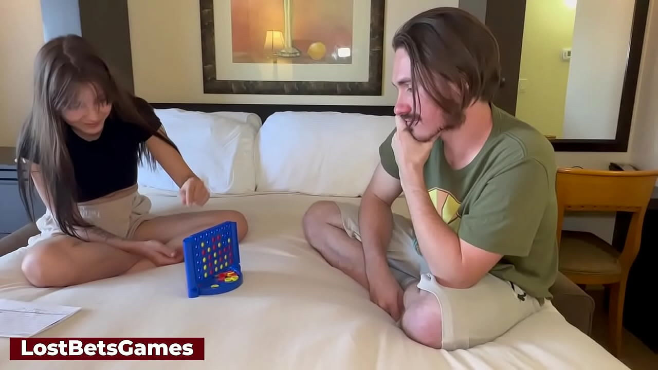 Sexy Babe loses a game of Strip Connect 4 and fucks the guy