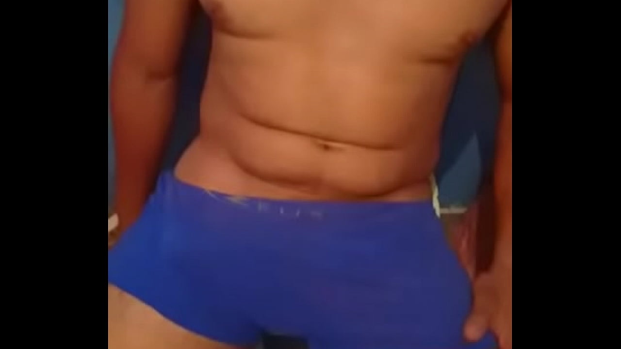 Me masturbando de cueca azul