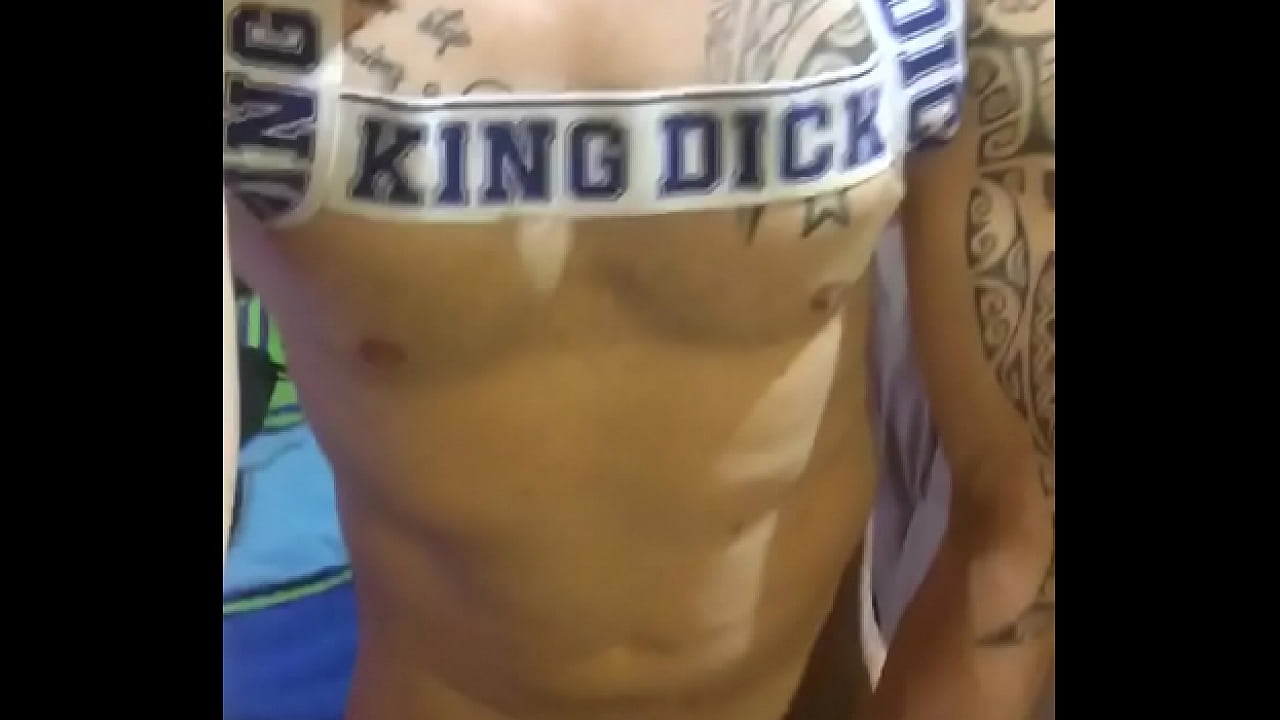 Soloboy jerking big dick