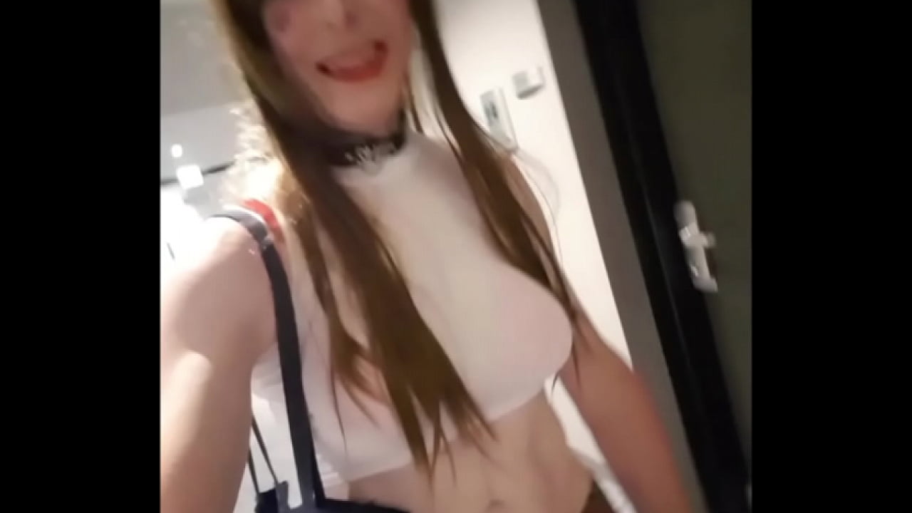 Cute tranny Julieslegs3 at her hotel in NL