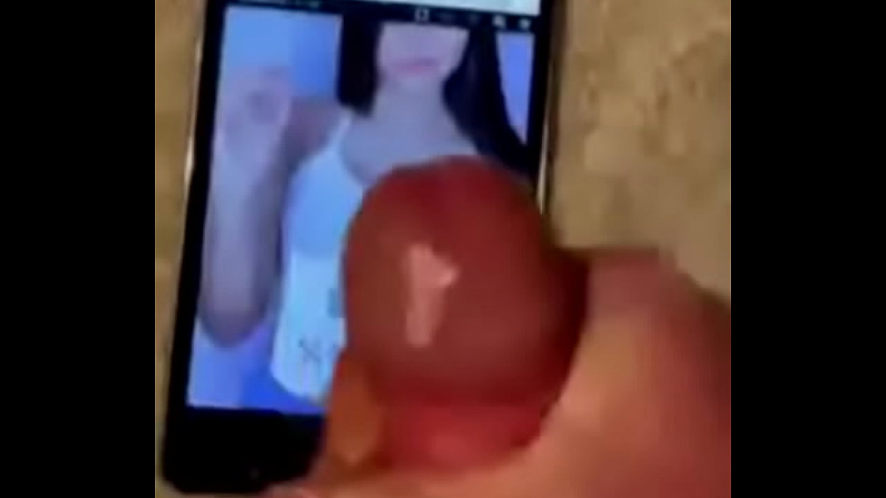 A friend cumming on my pictures