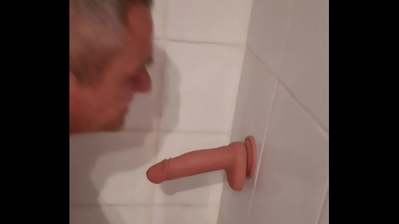 Pipe et sodomie dans la douche