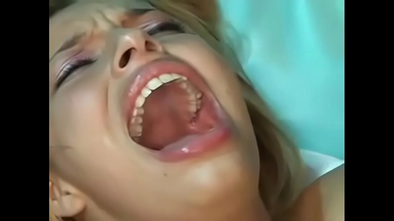 Brazilian blonde teen in painfull anal