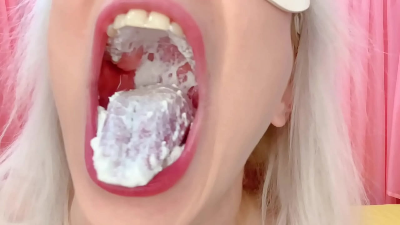 VORE: MIA'S MIMI WHIPPED CREAM BREAKFAST