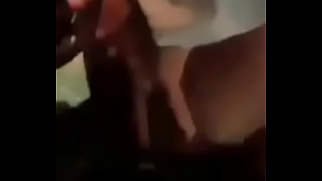 Rapper fucks thot from the back while friends are inside