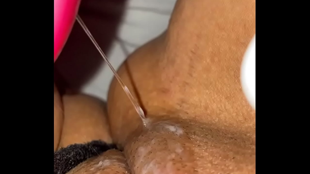 Horny girlfriend nuts on her toy