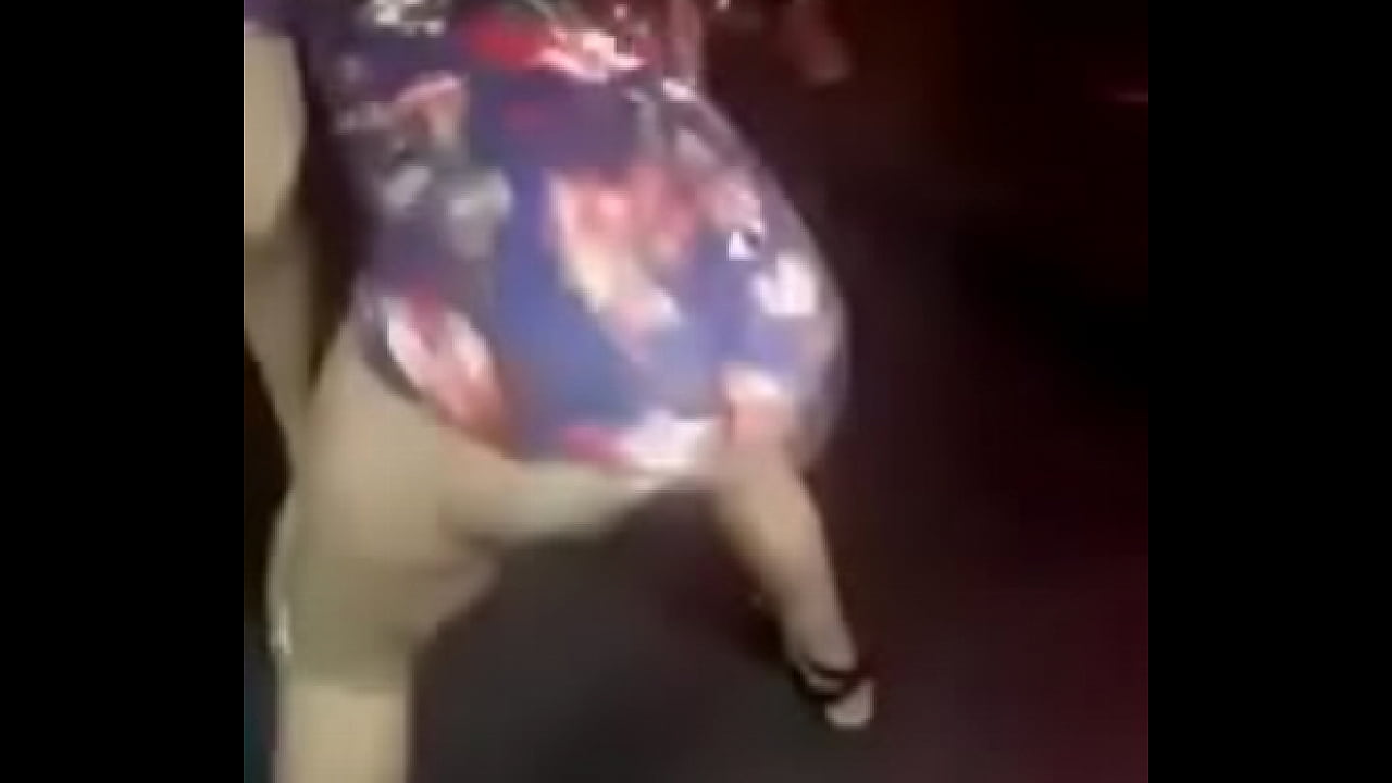 ass huge shaking wobbly