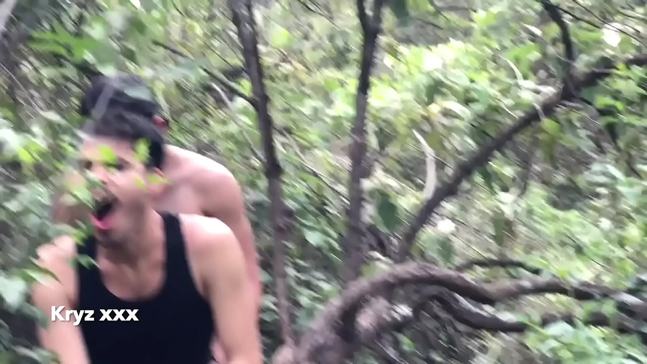 Sexo salvaje en el bosque. PARTE 2