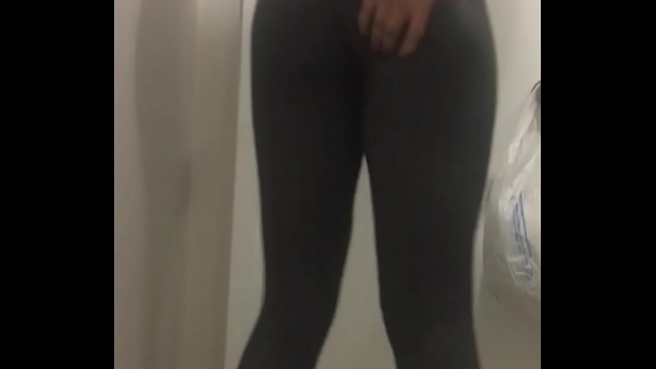 best teen bubblebutt ass in grey leggings shaking