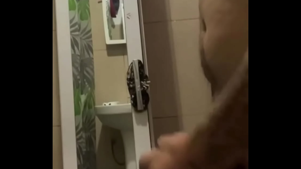 Paja Hombre en el baño Uruguay