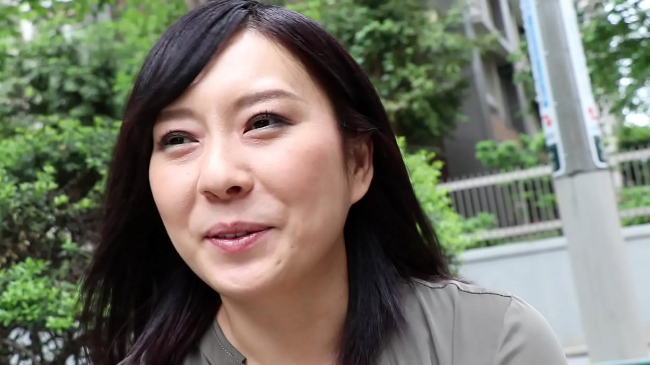 汐里さん 35歳 OL 久しぶりのセックスに「気持ちいい」を連呼して感じまくり。ご主人とではできないような様々な体位でセックスを堪能します。