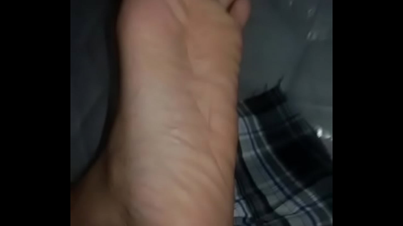 Lightskin black male feet