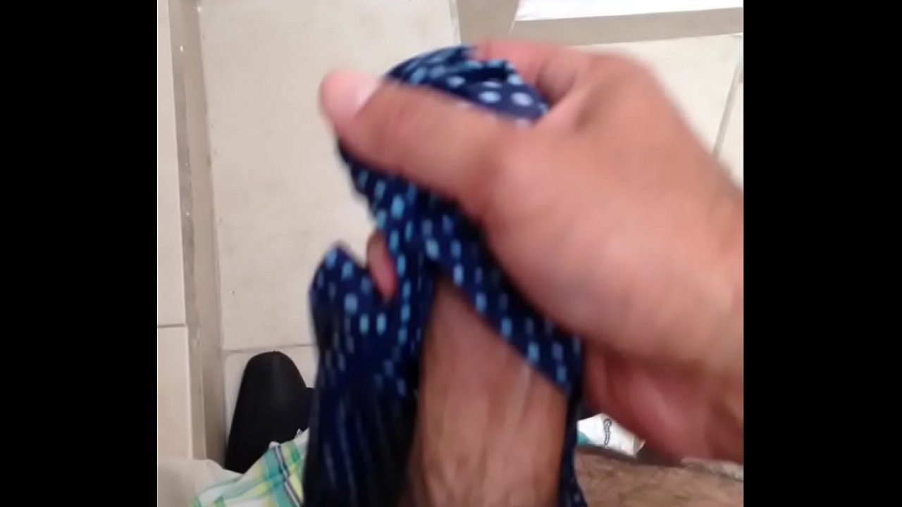 Doble eyaculacion, buena verga con panty azul