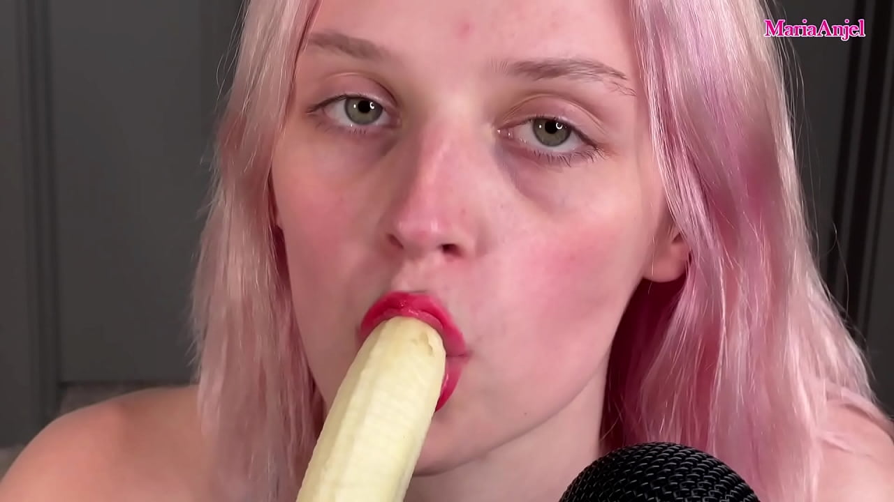 Girls sucks and licks Banana's