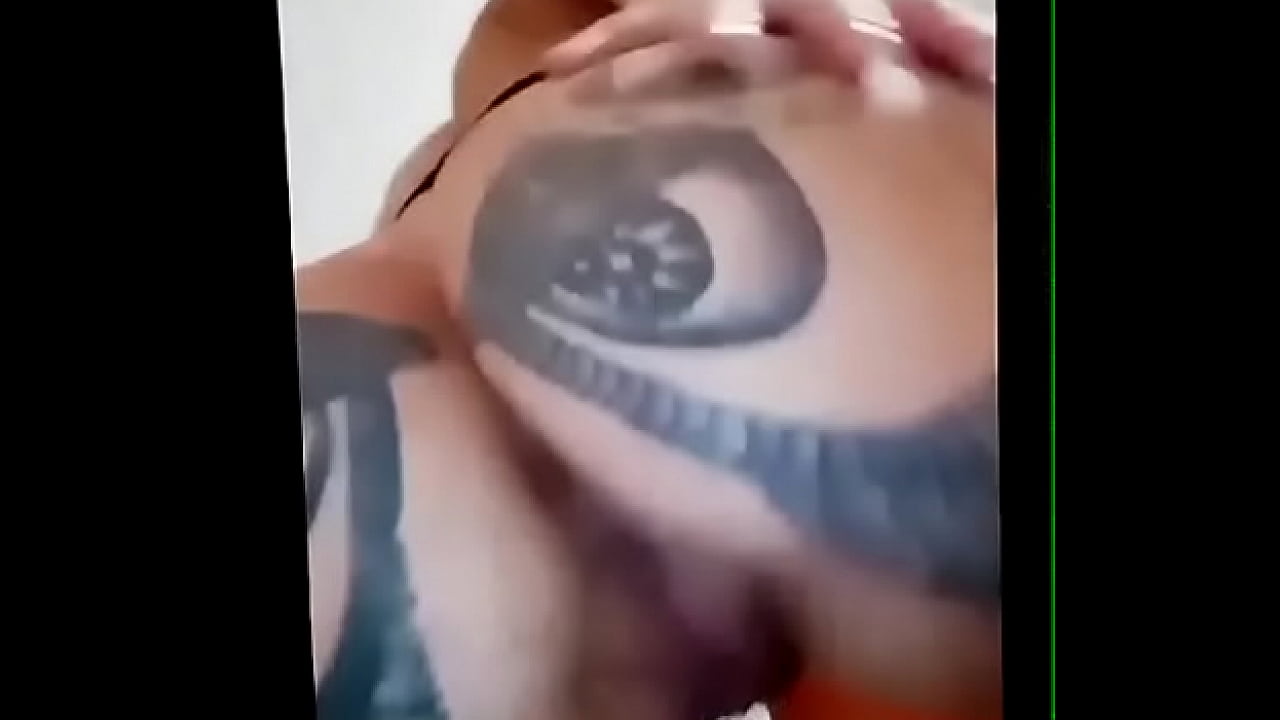 Novinha tatuada - Coruja