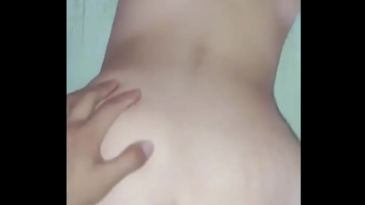 Sexo sudor y calor asi me follo a mi joven hijastra de 18yo le parto ese culo bien duro para que vea que soy pura potencia.