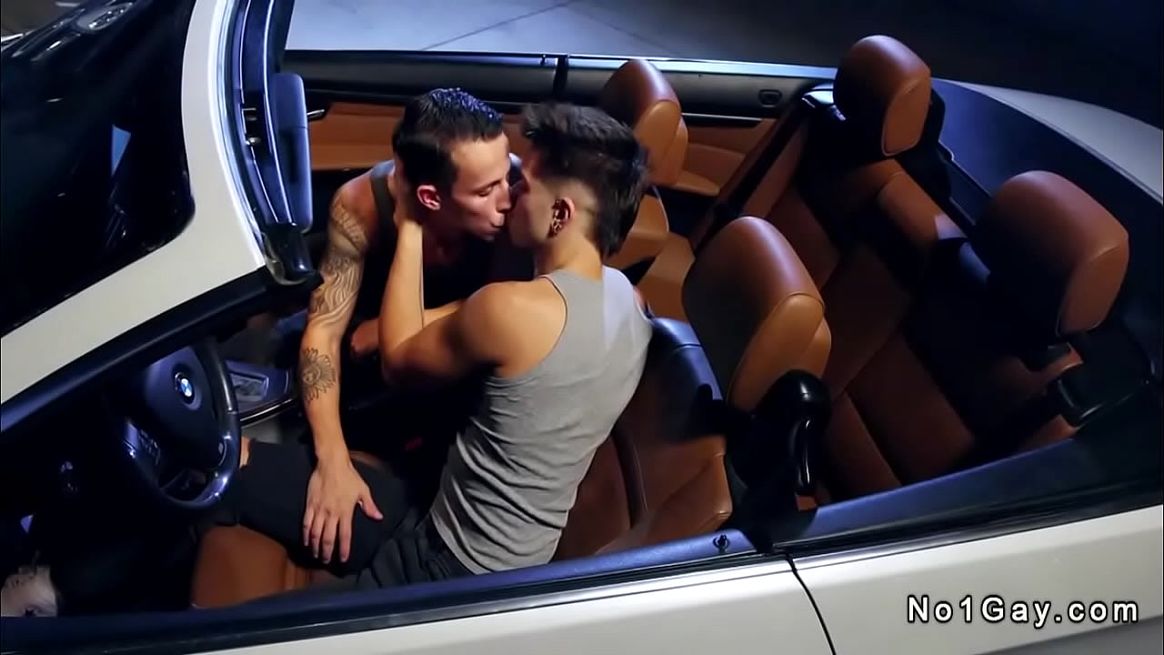 Cruising around gay friends Des Irez and Evan Knoxx pull into an empty parking lot and start kissing and rimming and anal fucking in their convertable