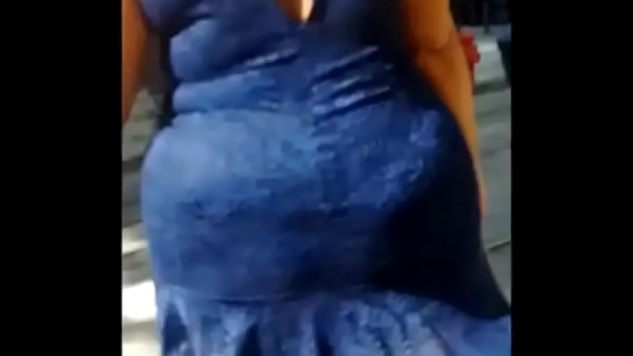 Coroa Rabuda de Vestido Azul