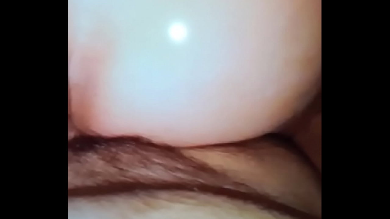 Chucho tratando de introducir su gran pene en el culo casi virgen del sexy