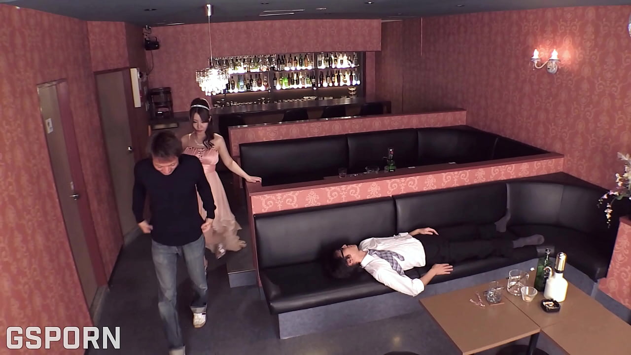 Jav porn 4k fucking a sexy japanese teen in a nice pub of Tokyo city