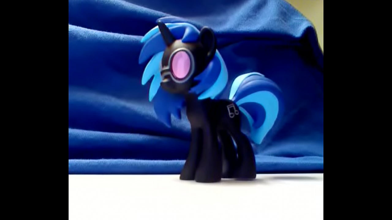 Vinyl Scratch Cof