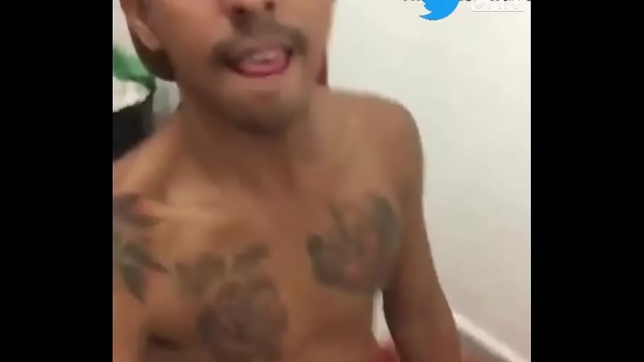 Anal na favela com o cafuçu gozou no meu cu gemeu pau grande