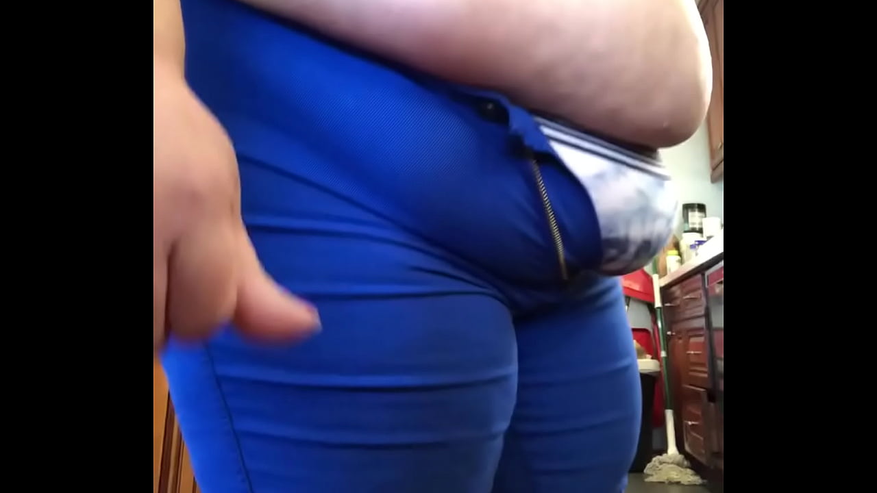 Fat BBW tries on pants