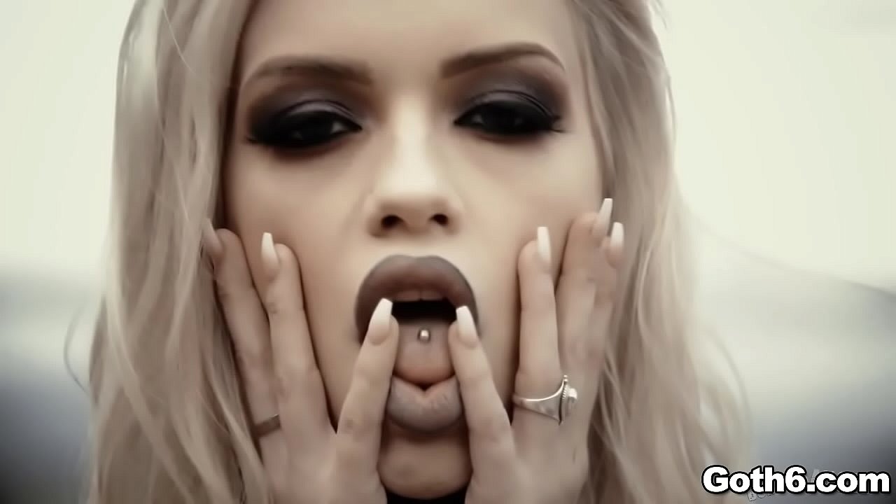 Sizzling fuck with goth teen nympho Alex Grey