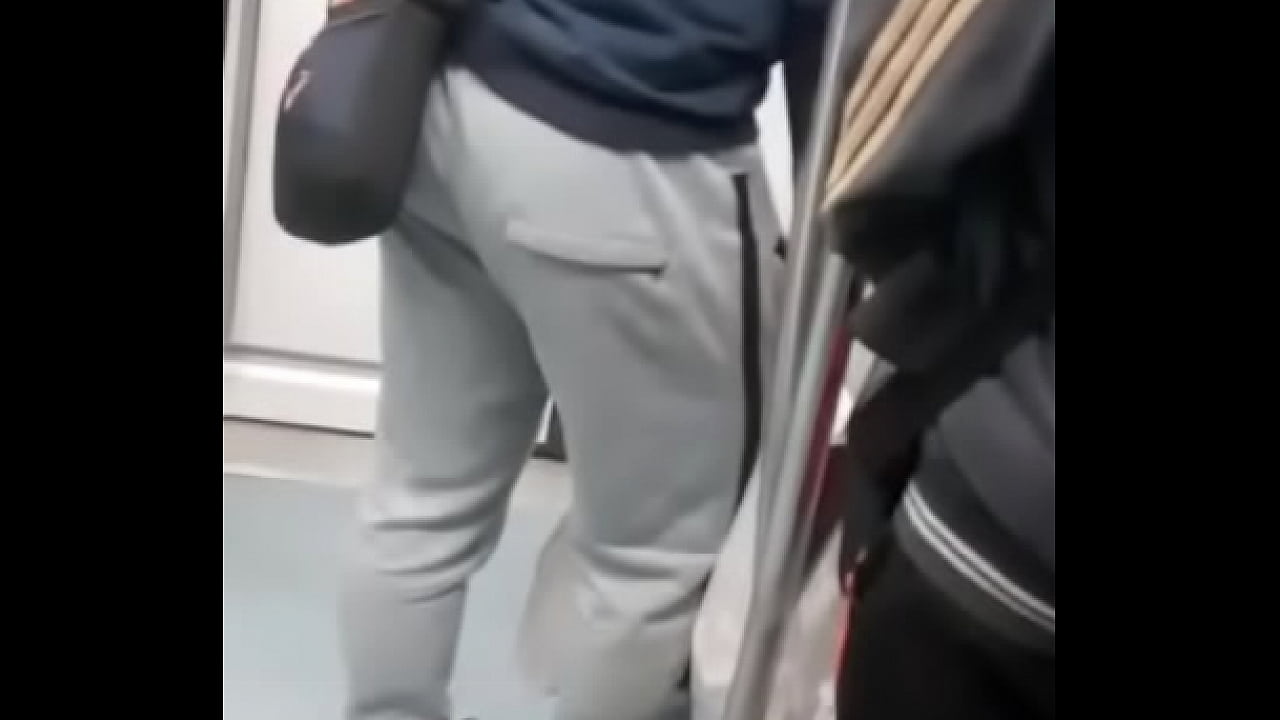 Peruano culon en el metro