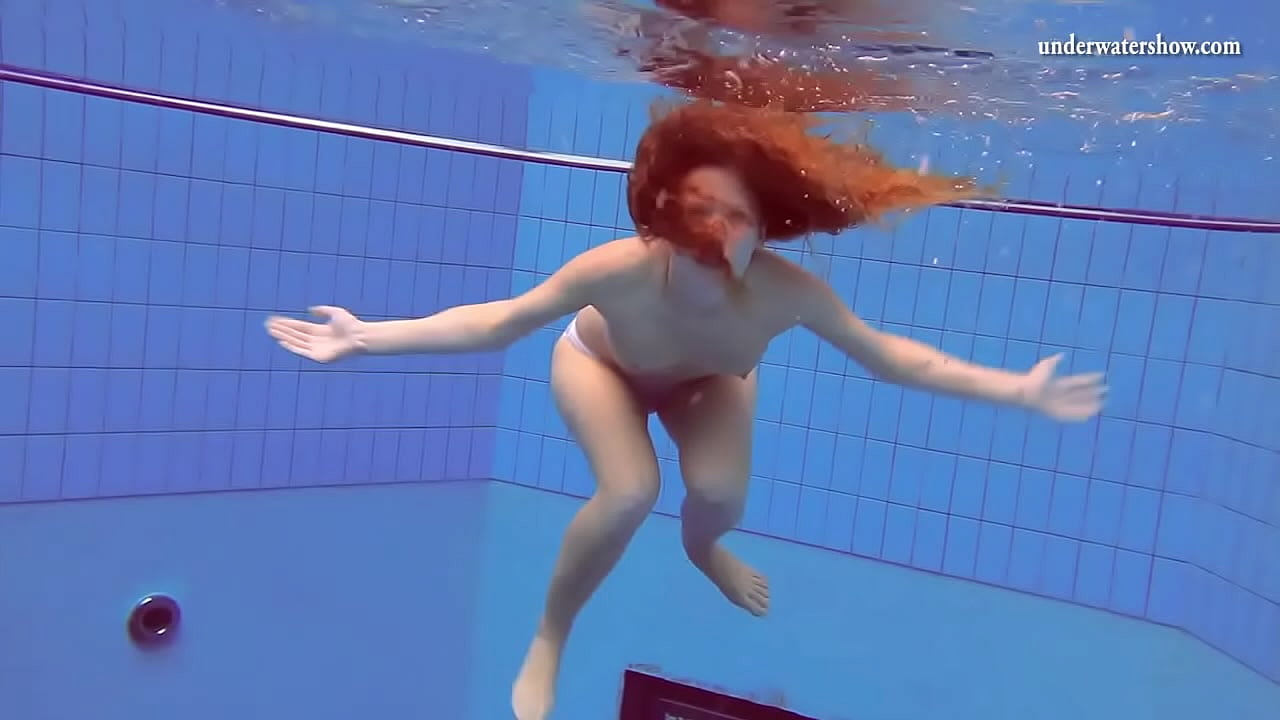 Very hot multiple babes underwater getting naked