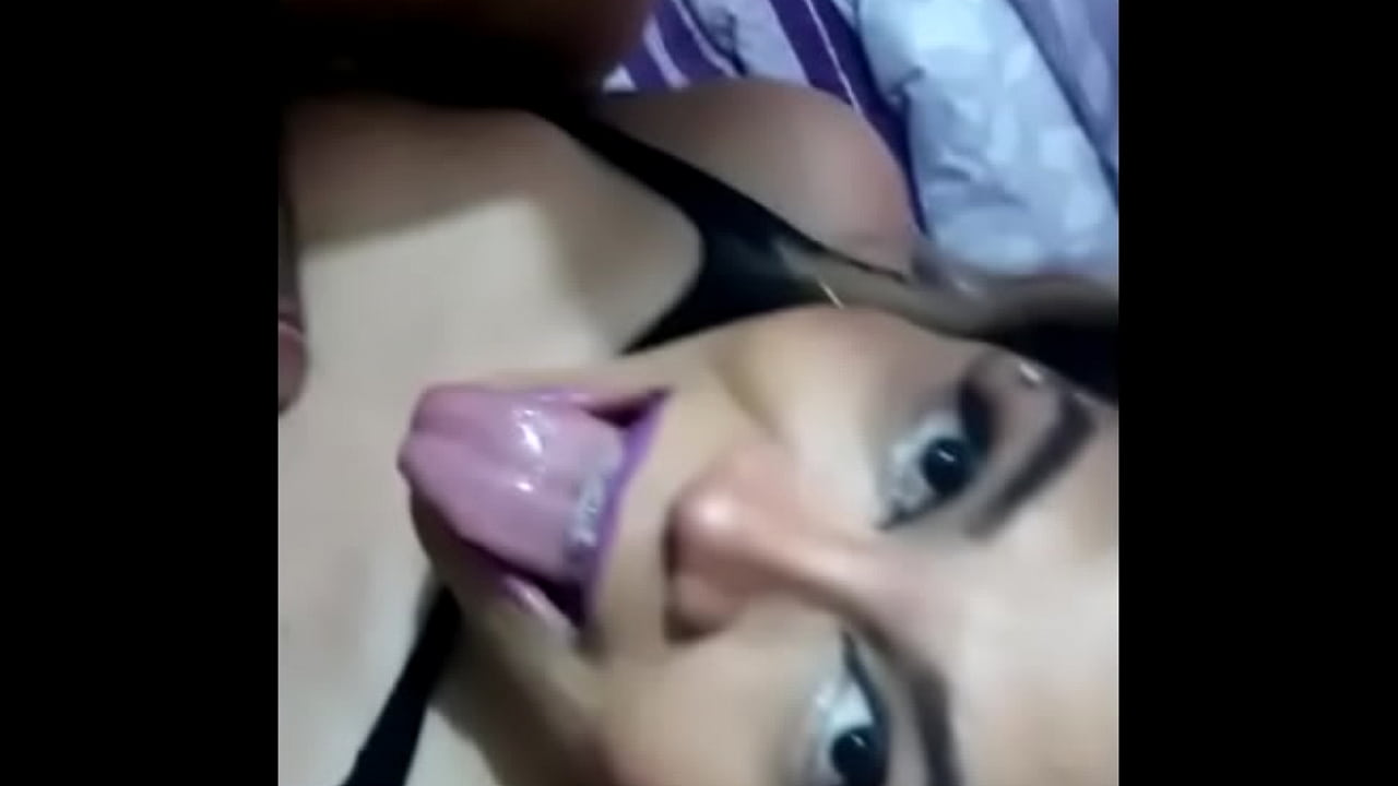 yosi trans terminando trio con venida de leche en su cara