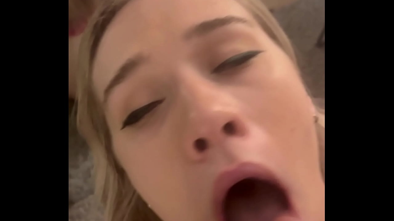 Blonde slut sloppy bj