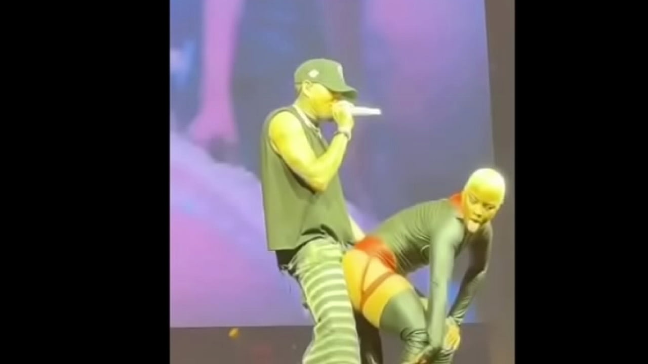 BBC R&B Singer & Caked Up Dancer Getting Freaky