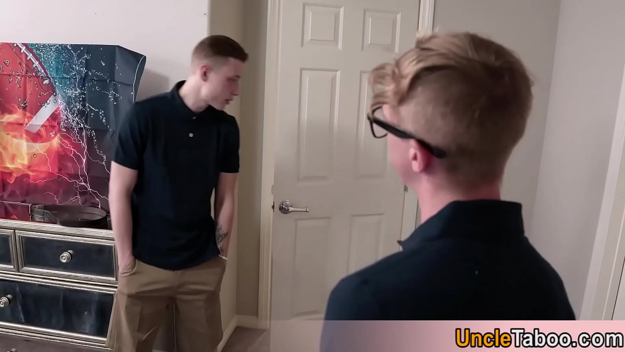 Bookworm twink Andrew Powers in glasses fucked bareback by his mate Cole Church