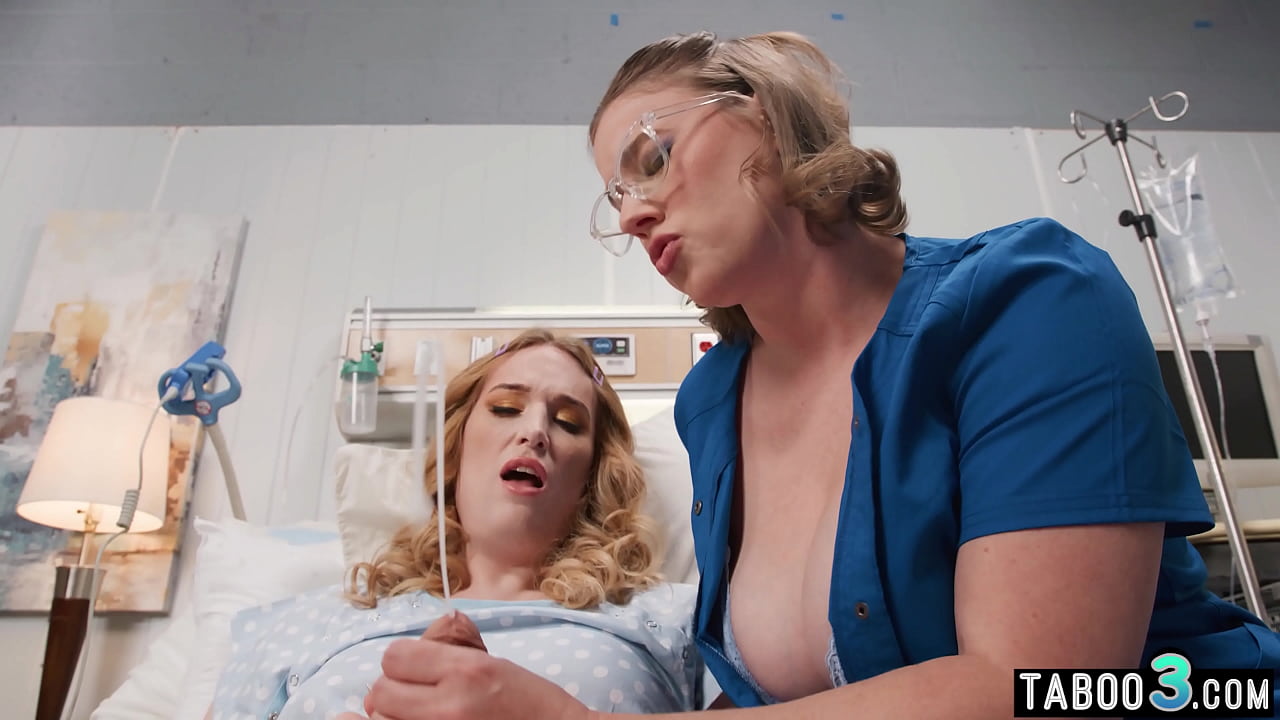 Busty blonde slut and the shemale doctor healing a sexy shemale patient