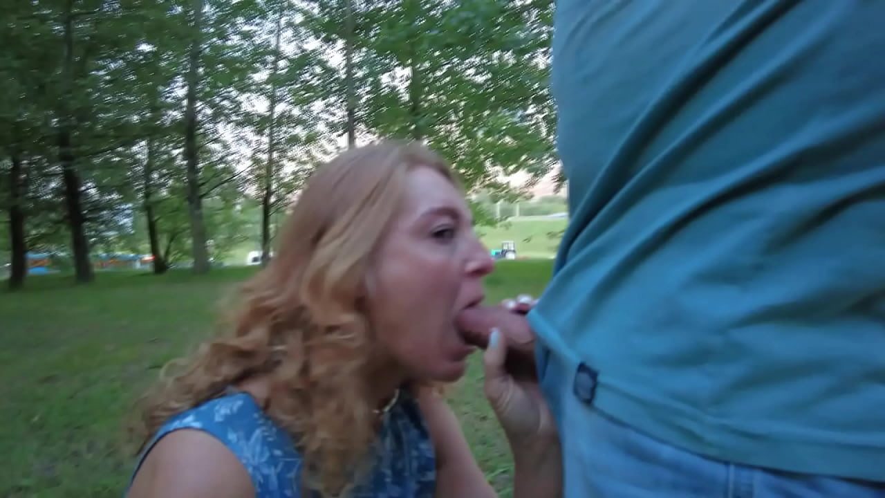 MILF shows off her skills in the park