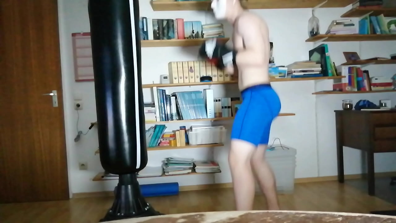 YoungGuyRou boxing workout