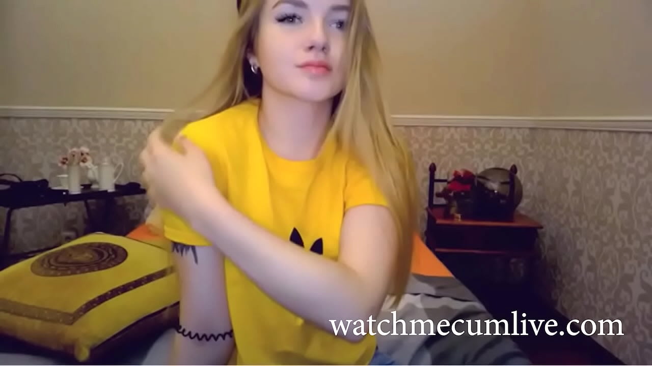 Russian Girl Shows off her body