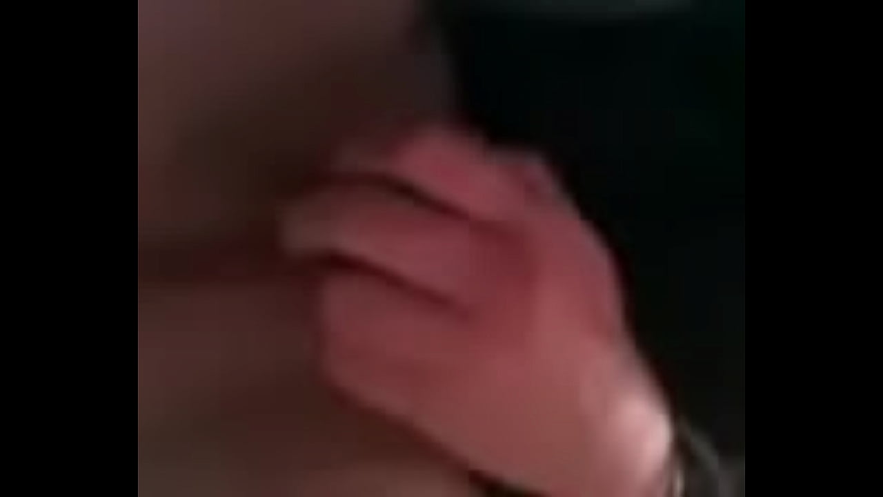 Chelsey fingering herself