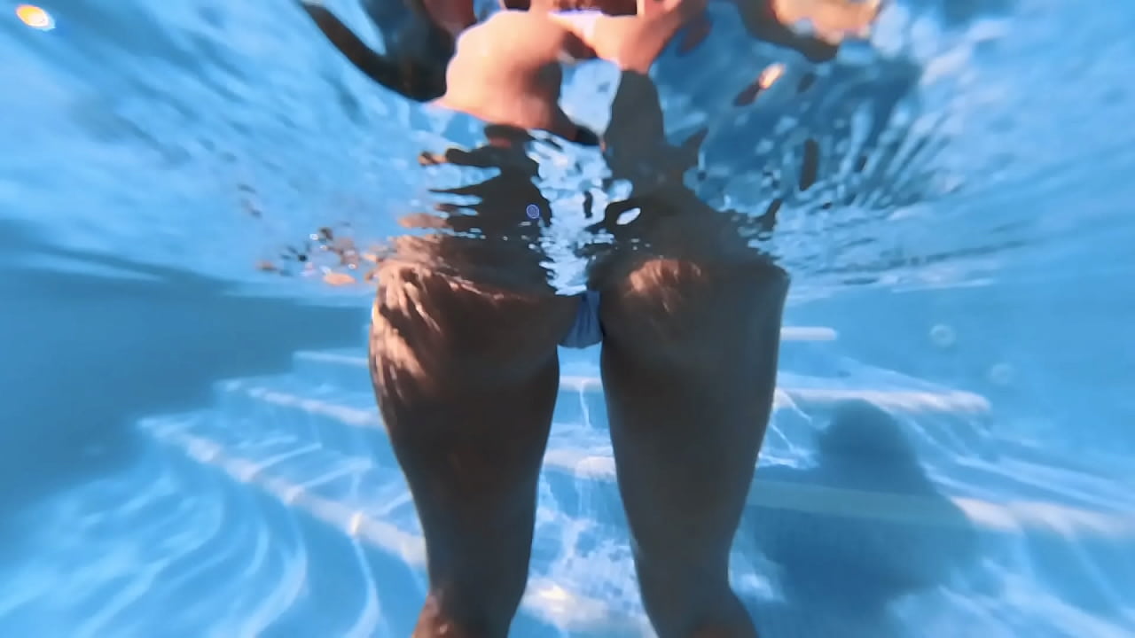 Gina pool booty