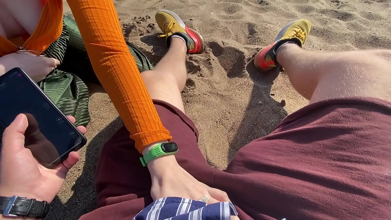 Babe at the beach was up for sucking